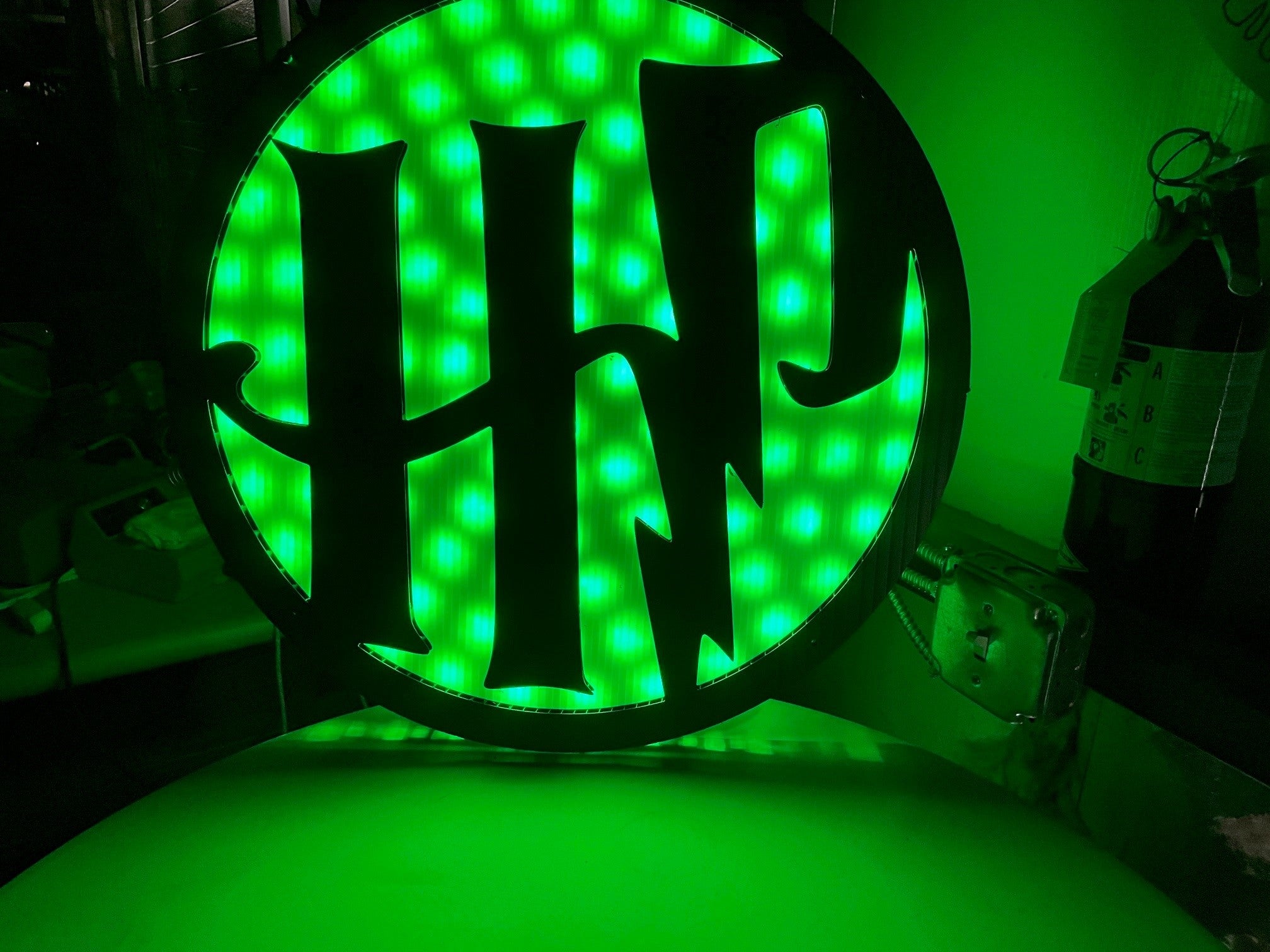 ChromaGlow Circle 23" Silhouette Cover HP Series - Boscoyo Studio