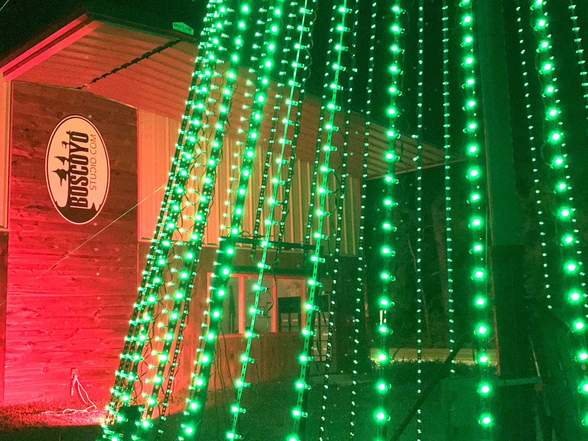 Ultimate RGB Air Megatree 25' 96x150 at 2" - Boscoyo Studio