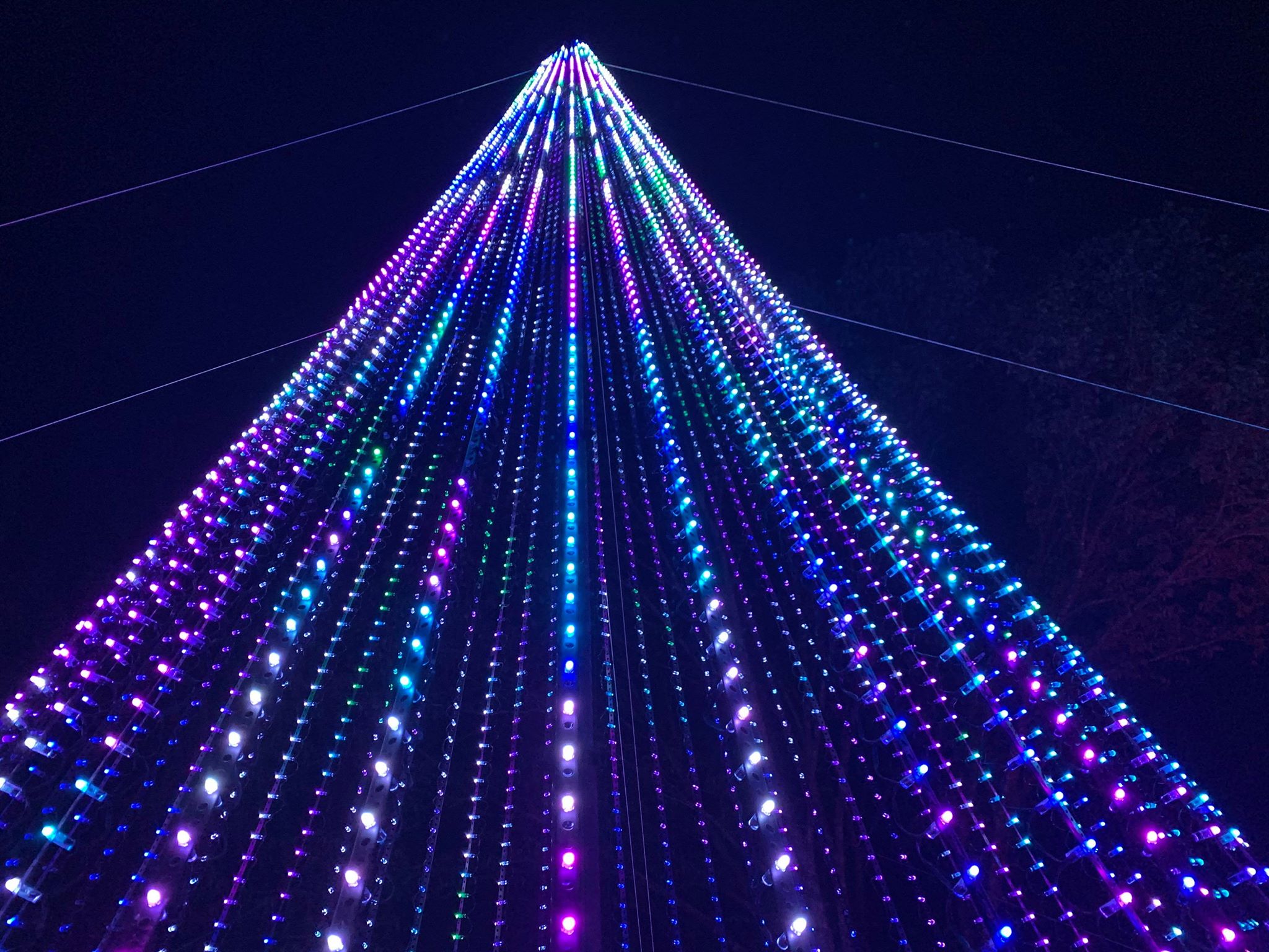 Ultimate RGB Air Megatree 50' 48x300 at 2" - Boscoyo Studio